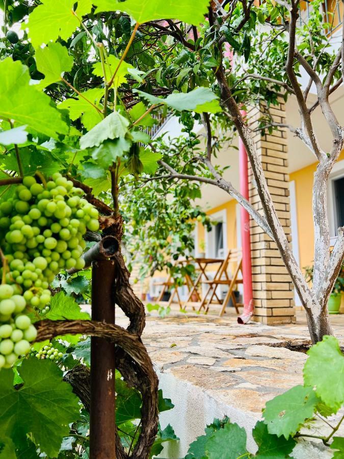 Tzavelitiko Home Himare Exterior foto